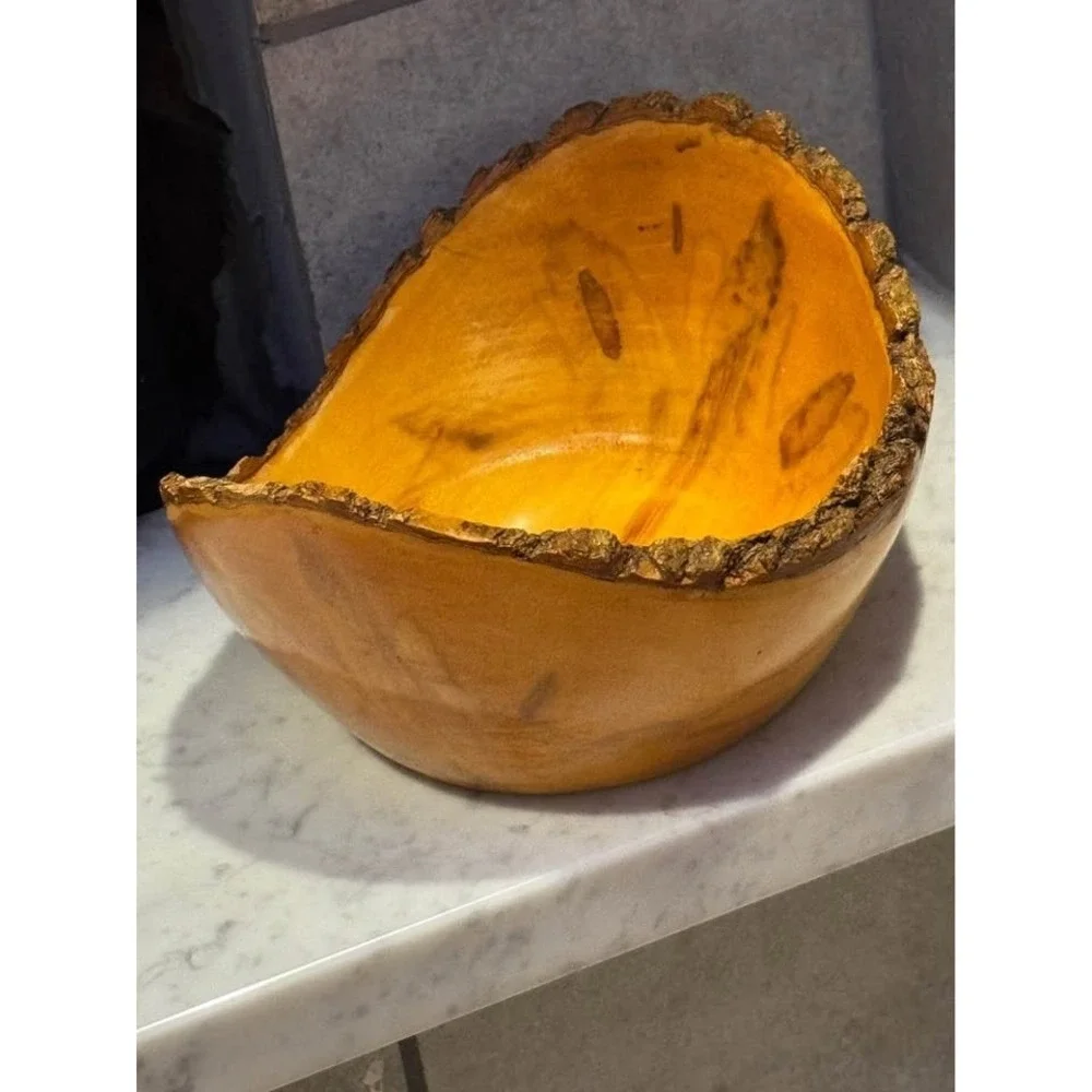 Vintage Pepperidge Wooden Bowl Live Edge‎ Hand Turned Signed By R. Hittine